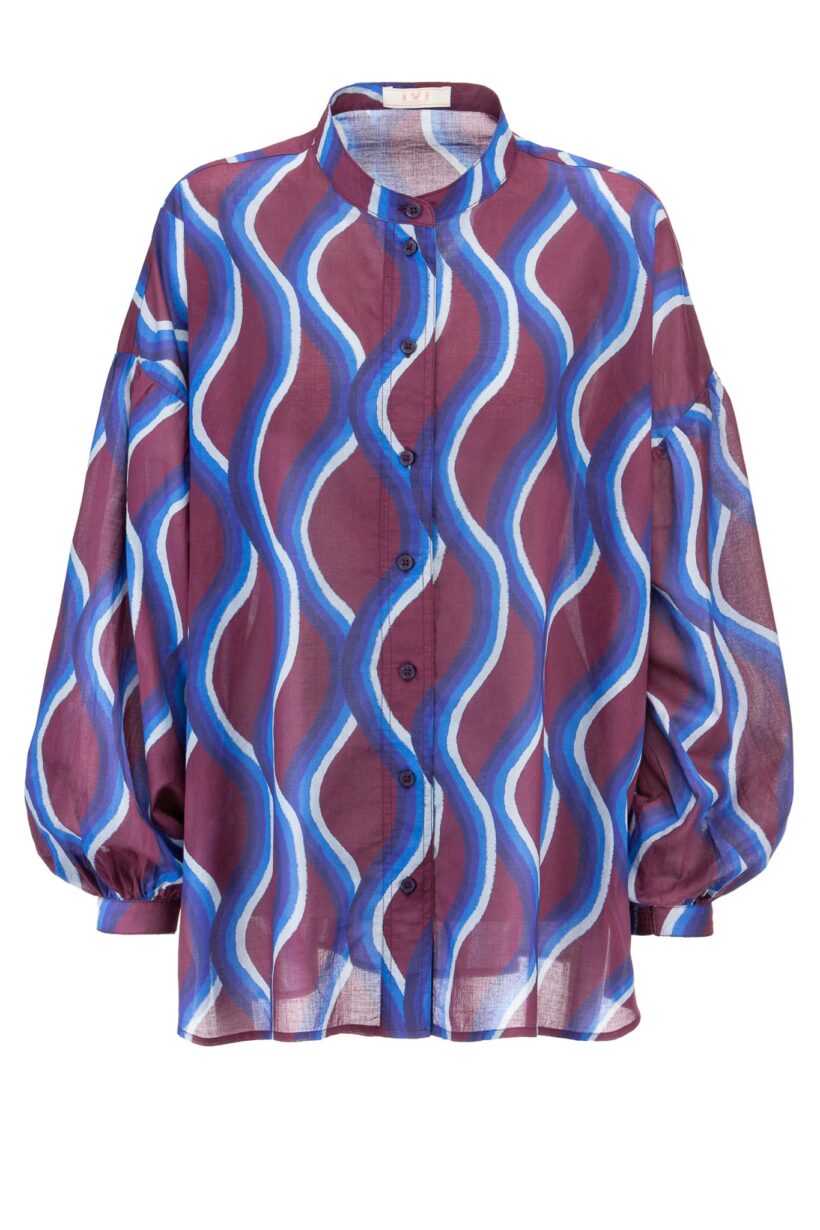 IVI collection PARADISE WAVE Baumwollbluse mit Wellen-Print in lila aus der AW24 Kollektion. IVI collection PARADISE WAVE cotton blouse with wave print in purple from the AW24 collection.