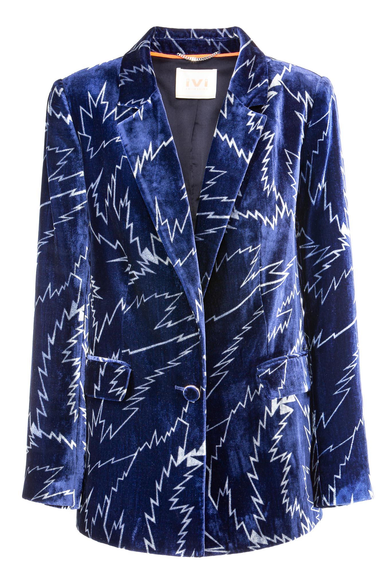 IVI collection FLASH bedruckter Blazer aus weichem Samtstoff mit auffälligem Grafik-Print in den Farben silber und blau aus der AW24 Kollektion. IVI collection FLASH printed blazer made of soft velvet fabric with an eye-catching graphic print in silver and blue from the AW24 collection.