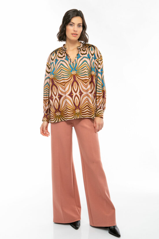 IVI collection SWIRL hochwertige Baumwollbluse in den Farben rose und schwarz aus der Resort25 Kollektion. IVI collection SWIRL high-quality cotton blouse in the colors rose and black from the Resort25 collection.