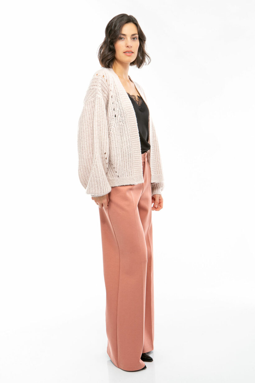 IVI collection SOLID KNIT Strickcardigan in der Farbe rose aus der Resort25 Kollektion.

IVI collection SOLID KNIT cardigan in rose from the Resort25 collection.