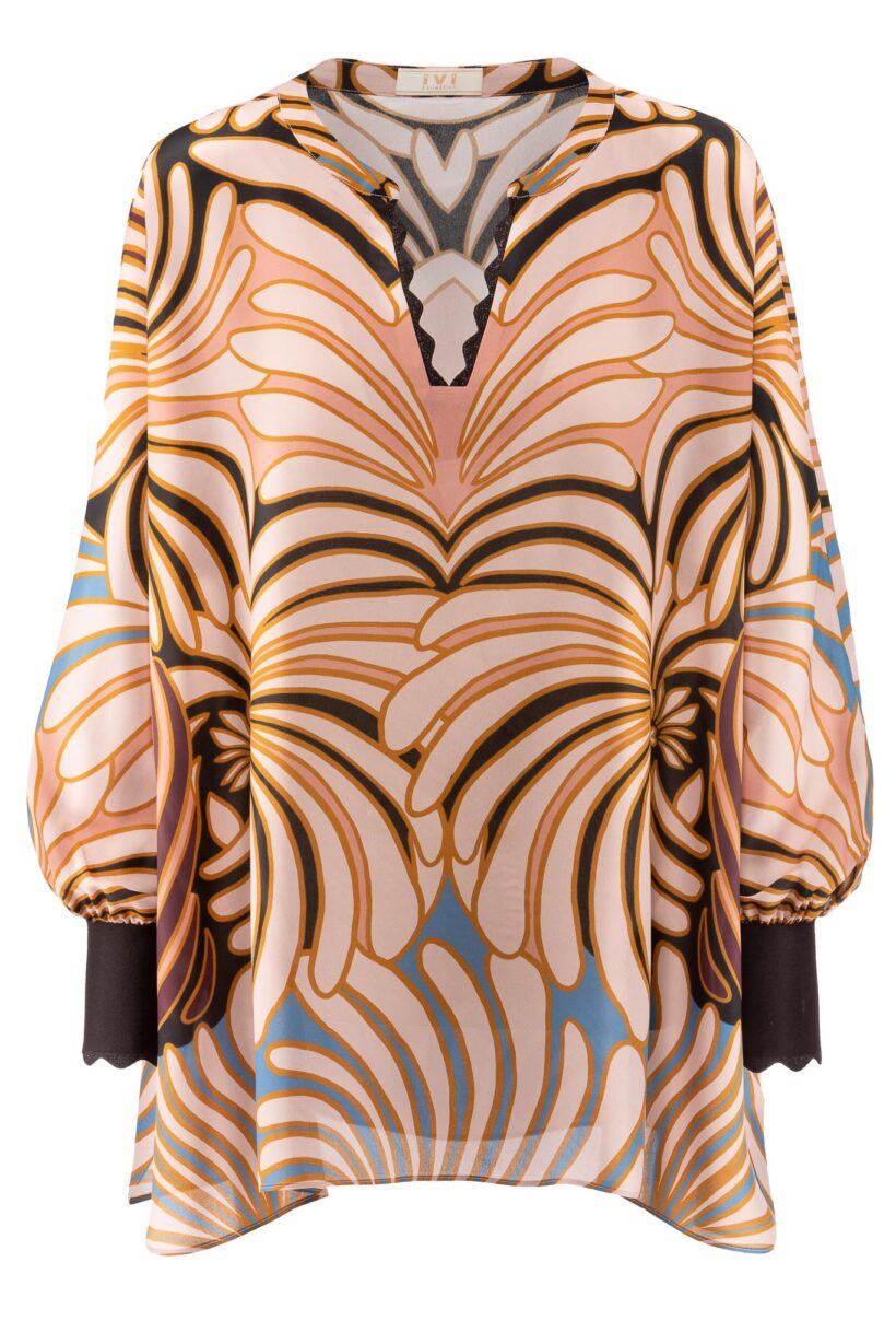 IVI collection SWIRL hochwertige Seidentunika in den Farben rose und schwarz aus der Resort25 Kollektion.

IVI collection SWIRL high-quality silk tunic in the colors rose and black from the Resort25 collection.