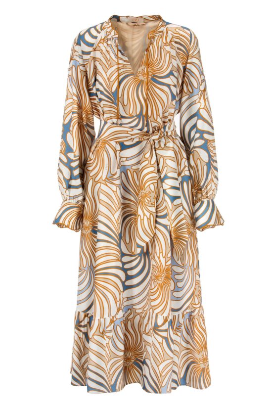 IVI collection SWIRL hochwertige Seidenkleid in den Farben hellblau und beige aus der Resort25 Kollektion. IVI collection SWIRL high-quality silk dress in the colors light blue and beige from the Resort25 collection.