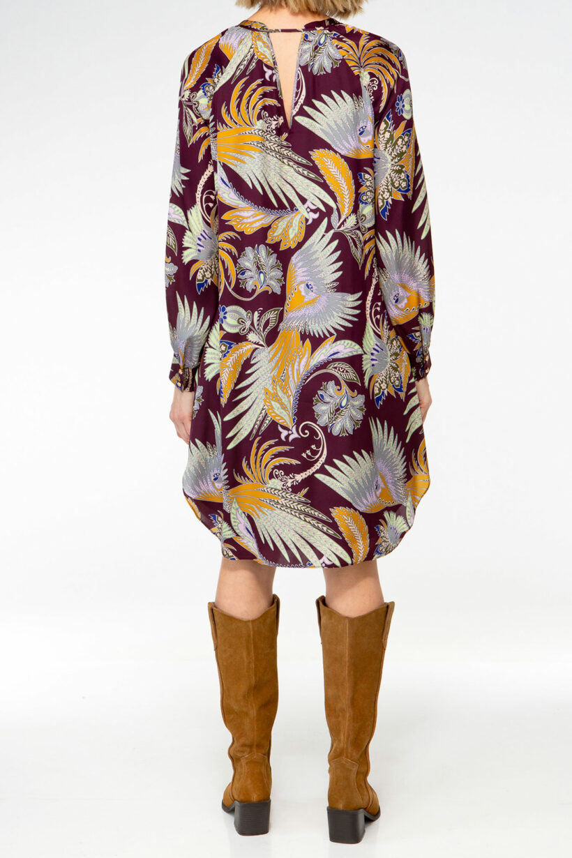 IVI collection GLAMOROUS Minikleid aus Seide mit floralem Print in in gelb und blau auf bordeaux aus der AW24 Kollektion. IVI collection GLAMOROUS silk mini dress with floral print in yellow and blue on bordeaux from the AW24 collection.
