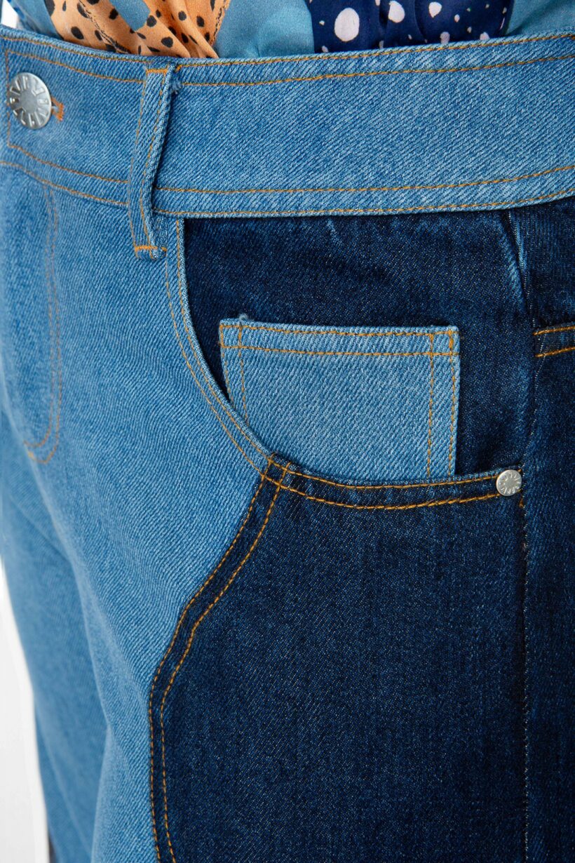 IVI collection DENIM Jeans mit weitem Bein und Wellen-Patch aus der AW24 Kollektion. IVI collection DENIM wide-leg jeans with a wave patch from the AW24 collection.