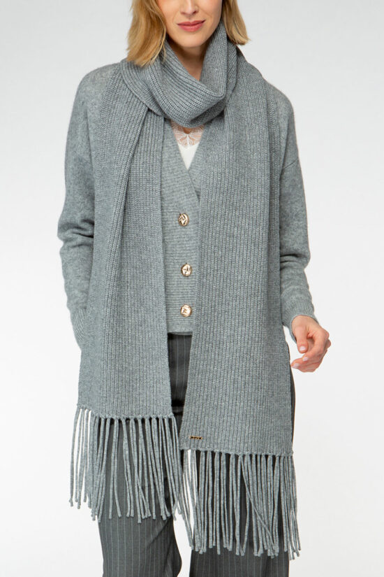 IVI collection SOLID KNIT langer Wollschal mit Fransen in der Farbe grau aus der AW24 Kollektion. IVI collection SOLID KNIT long wool scarf with fringes in the color grey from the AW24 collection.